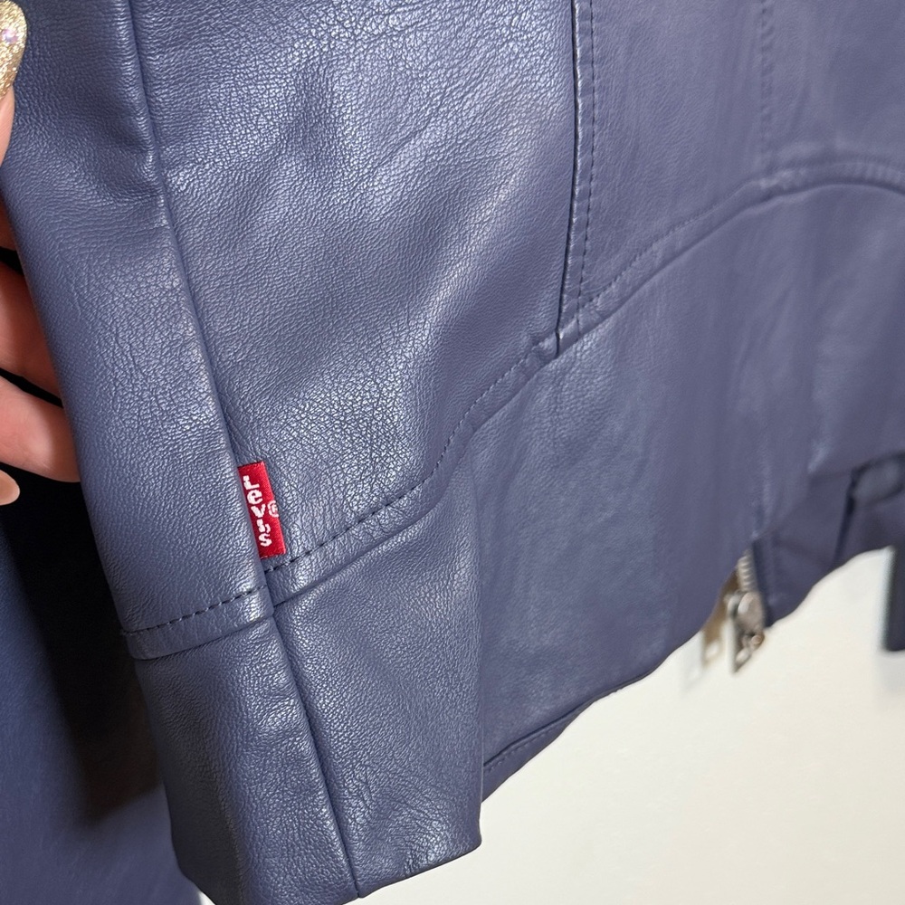 Levi's Navy Leather Jacket with Silver Details - Picture 5 of 6